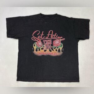 Set Active World Tour 23 Flames Rose Graphic T-Shirt Women XS Oversized Black